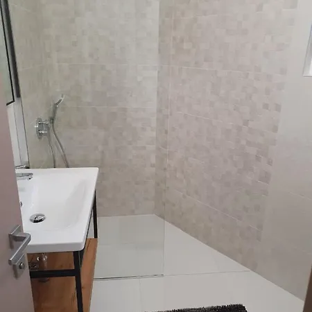 5 Apartment Barbat na Rabu