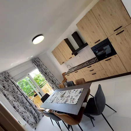 Apartment 5 *